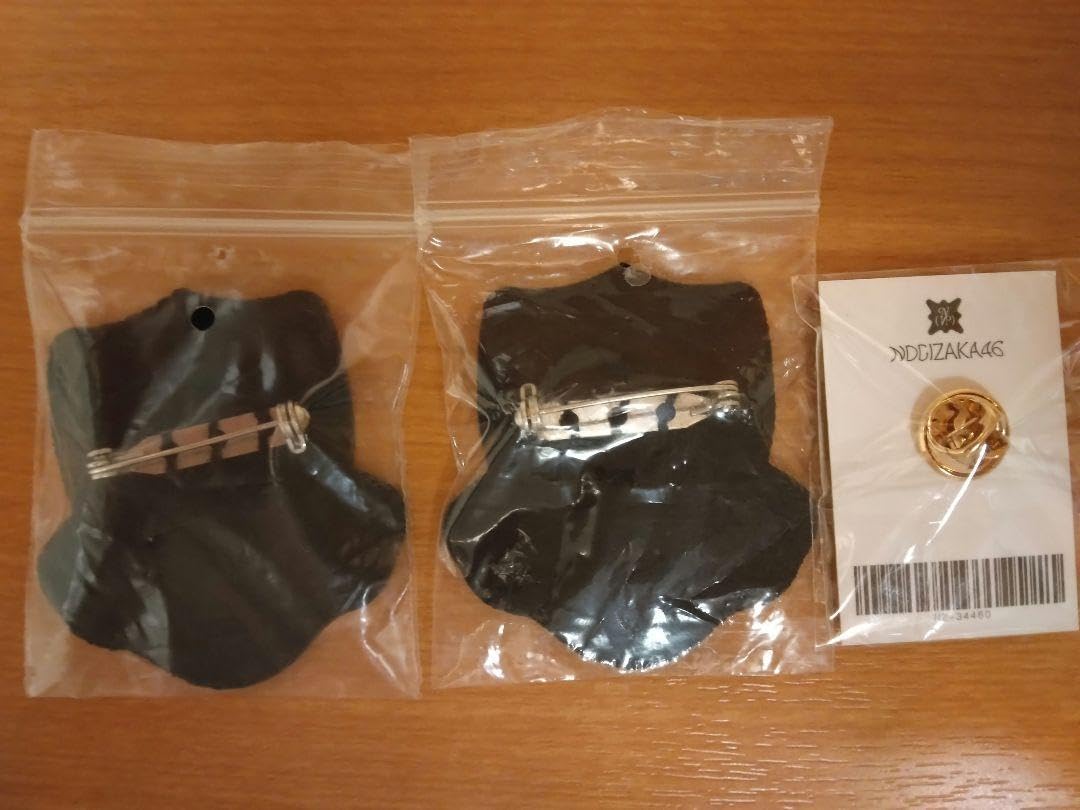 Amazon.co.jp: 乃木坂46 エンブレムワッペン2枚 & lucky bag