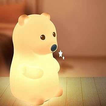 Amazon.co.jp: クマの夜の光 | 横になっているフラット ベア