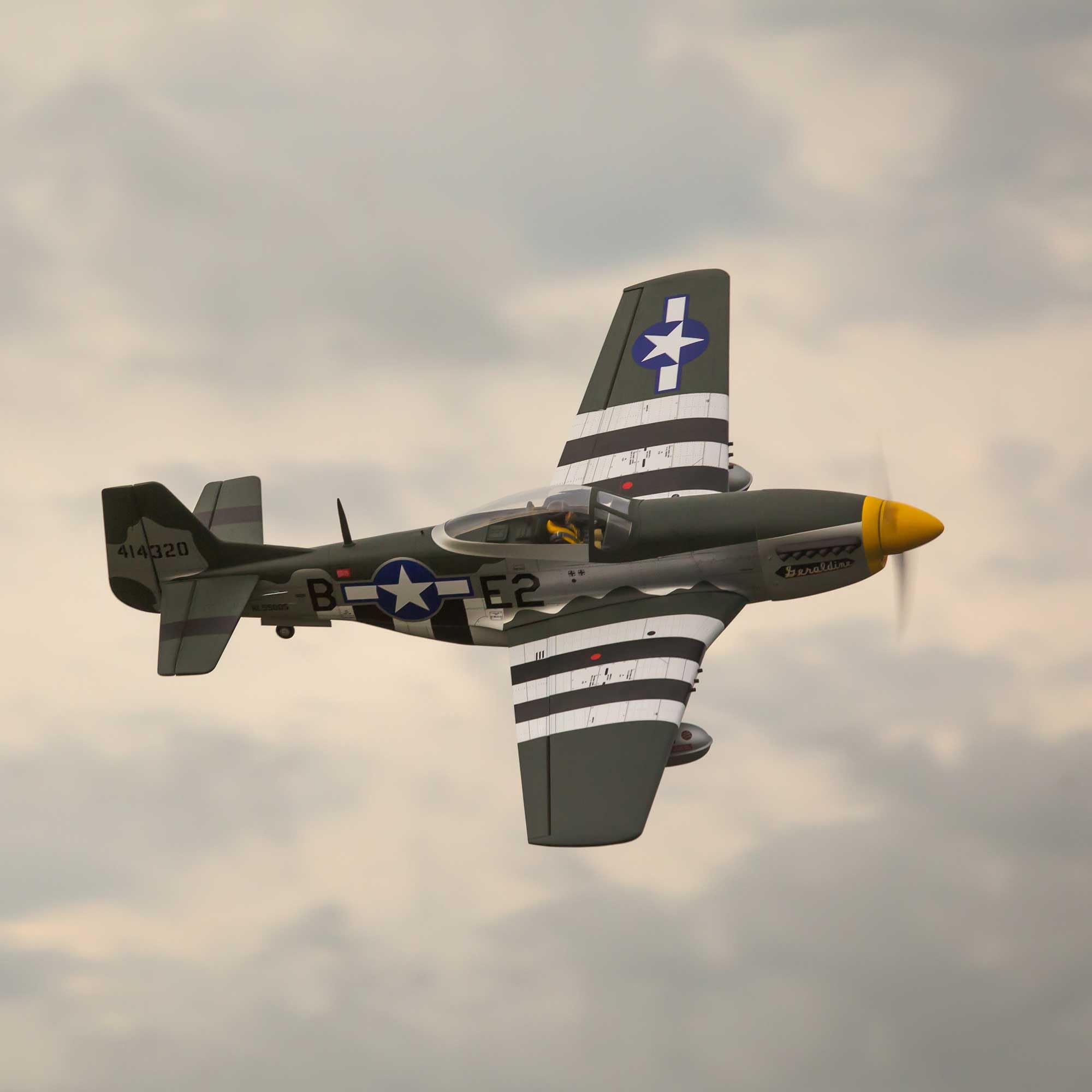HANGAR 9 P-51D Mustang 20cc ARF, 69,5"