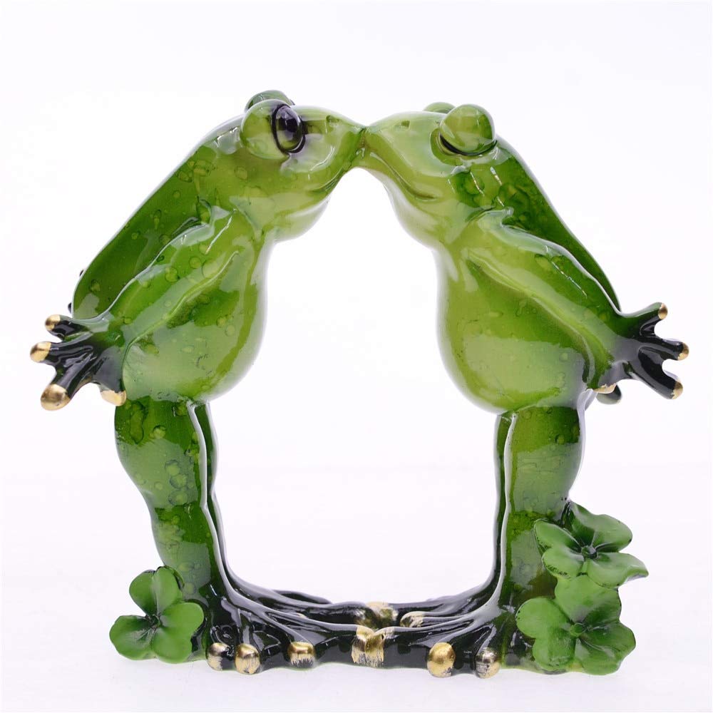 Figurine grenouille prince amoureux : l'histoire d'un baiser romantique figé dans le temps