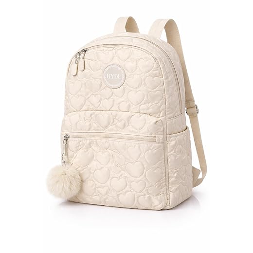 Mochila Juvenil e Adulto 18L em Poliéster Leve e Resistente, Decoração de Coração, Design Matelassê, 2 Bolsos Externos, com Chaveiro Decorativo