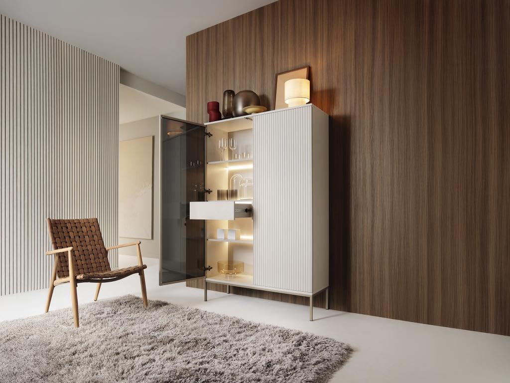 Vente-unique-Vitrina 2 Puertas y 1 cajón con Leds de MDF y Vidrio Ahumado - Beige y Negro - Ovila