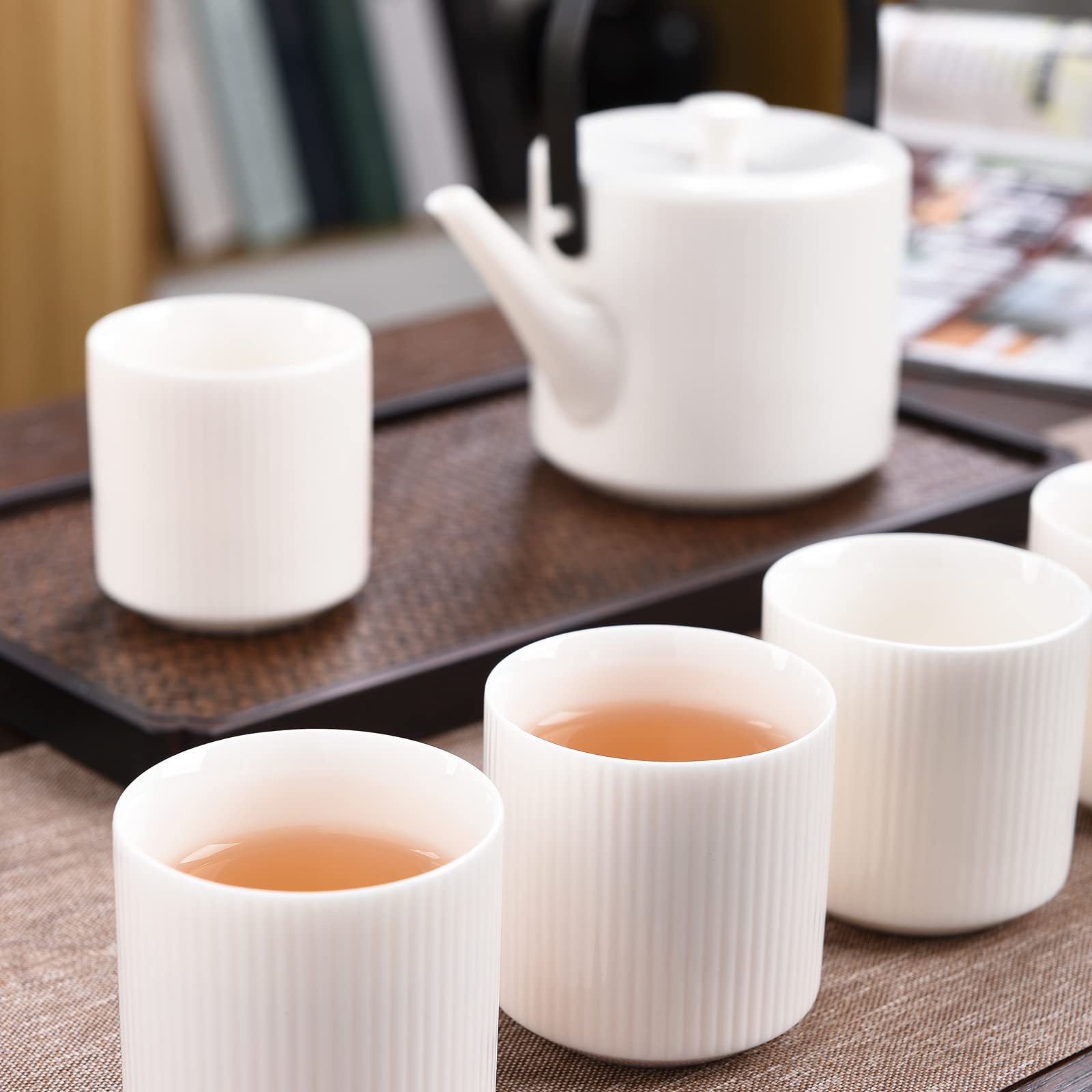 Juego de tetera de cerámica fina, de porcelana blanca de jade con 4 tazas, hervidor de té de hojas florecientes y sueltas – 8 onzas, color blanco