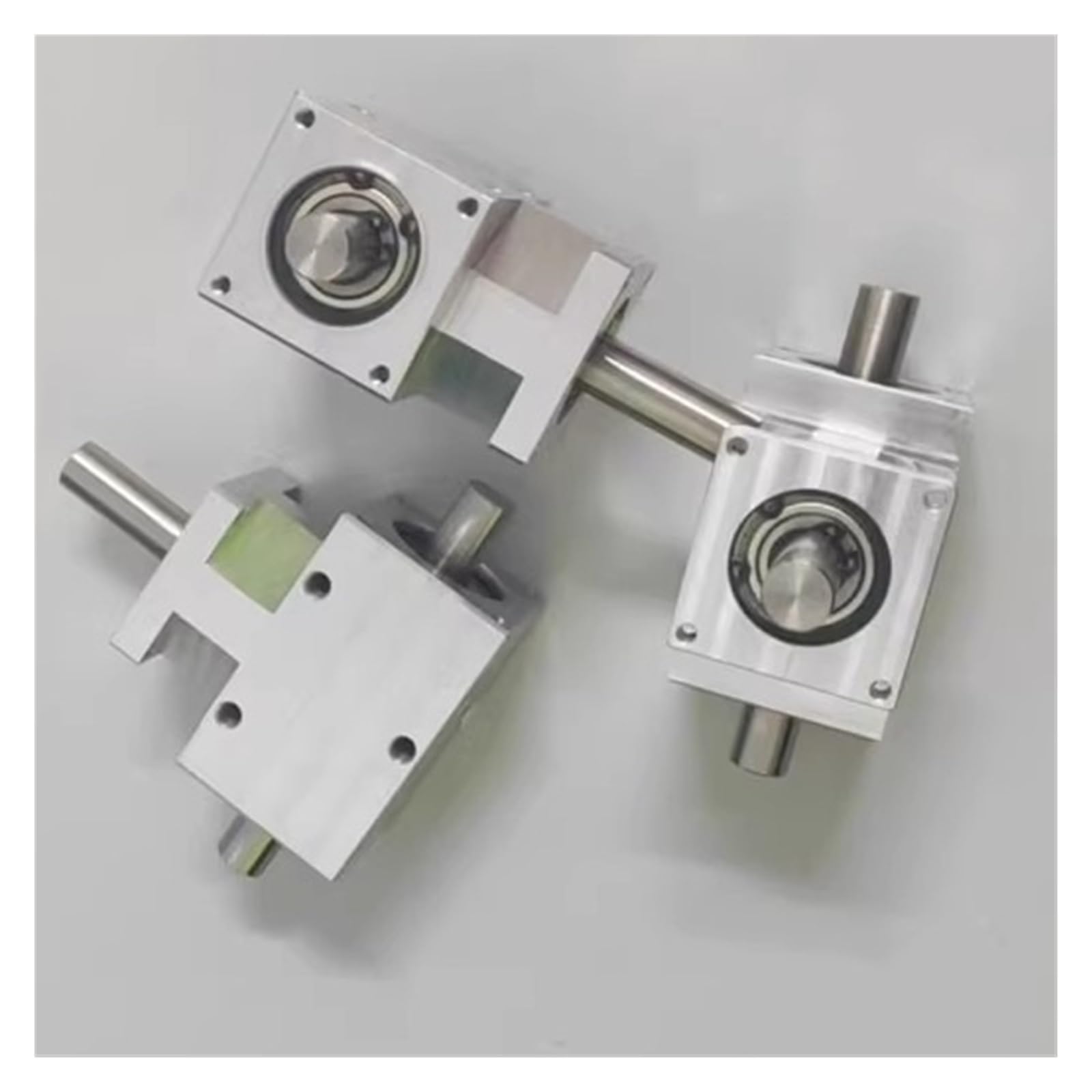 Przełożenie 1:1 Przekładnia zębata stożkowa spiralna Przekładnia komutatorowa 90 stopni Podwójny wał 12MM Ten sam kierunek Moduł DIY(Model2)