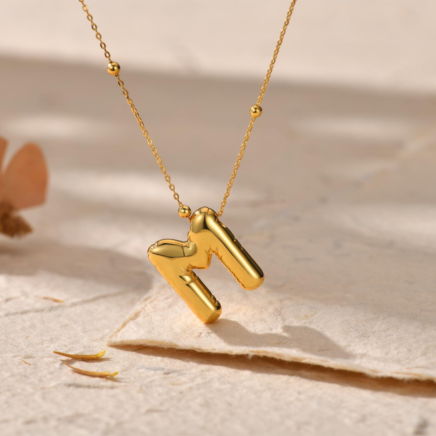 LYGBAOFUL Zierliche Ballon-Buchstaben-Halskette für Frauen und Mädchen – personalisierter Schmuck mit goldenen Initialen