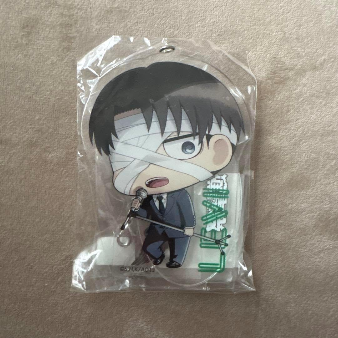 進撃の巨人 巨人中学校 缶バッジ アクリルキーホルダー リヴァイ 19点