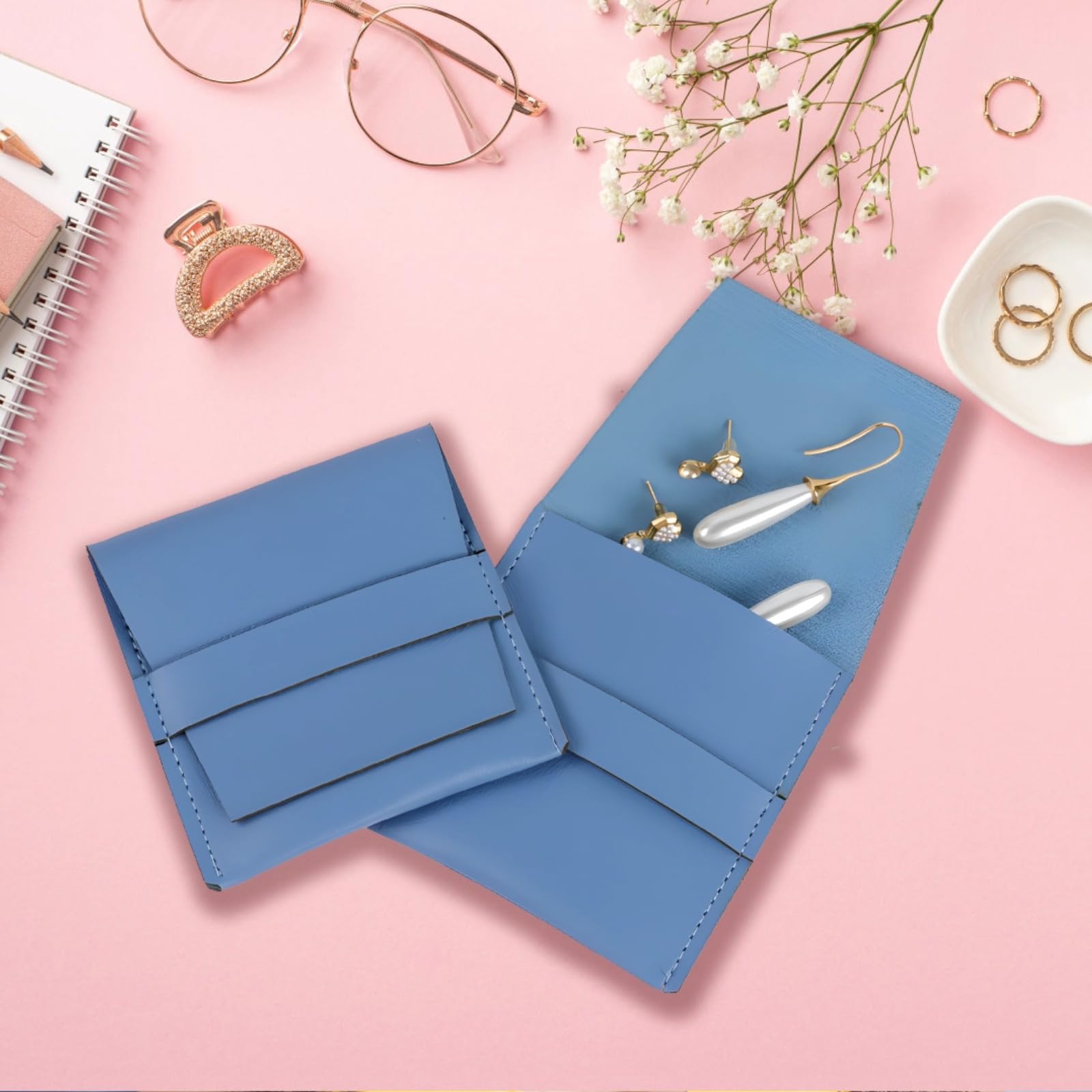 50 bolsas de microfibra para joyas, bolsas de piel sintética, 3.1 x 3.1 pulgadas para anillos, collares, azul claro