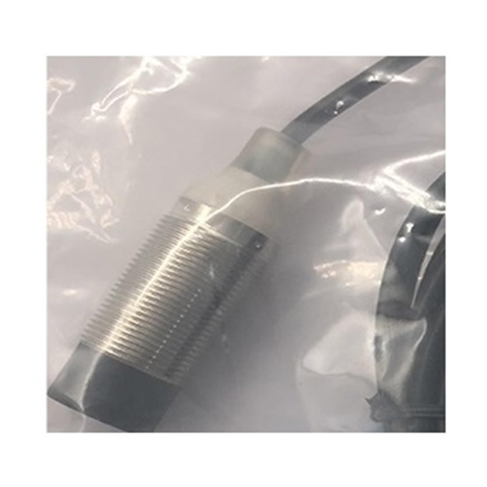 Capteur de proximité E2B-M18KS05-WP-B1 de commutation PNP