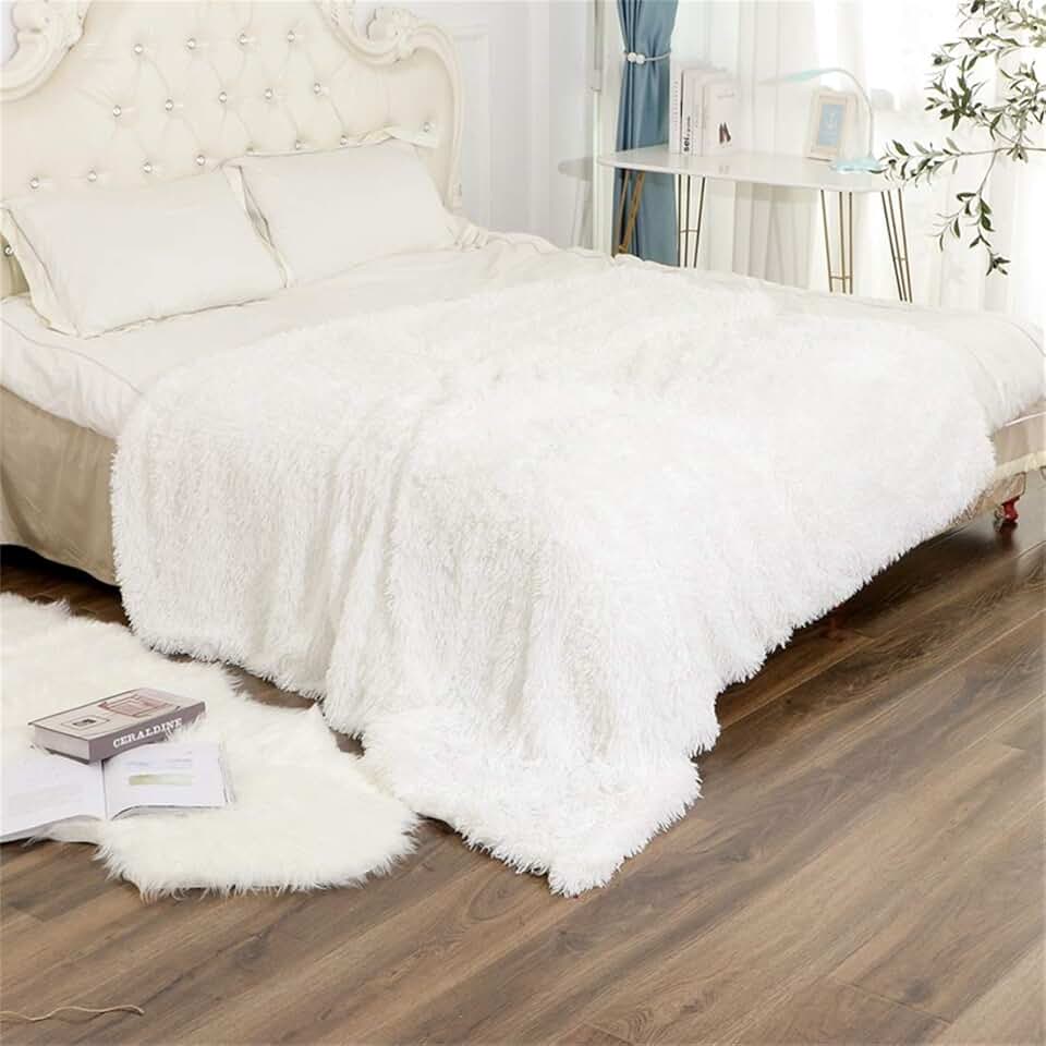 Amazon.co.uk White Fluffy Throw