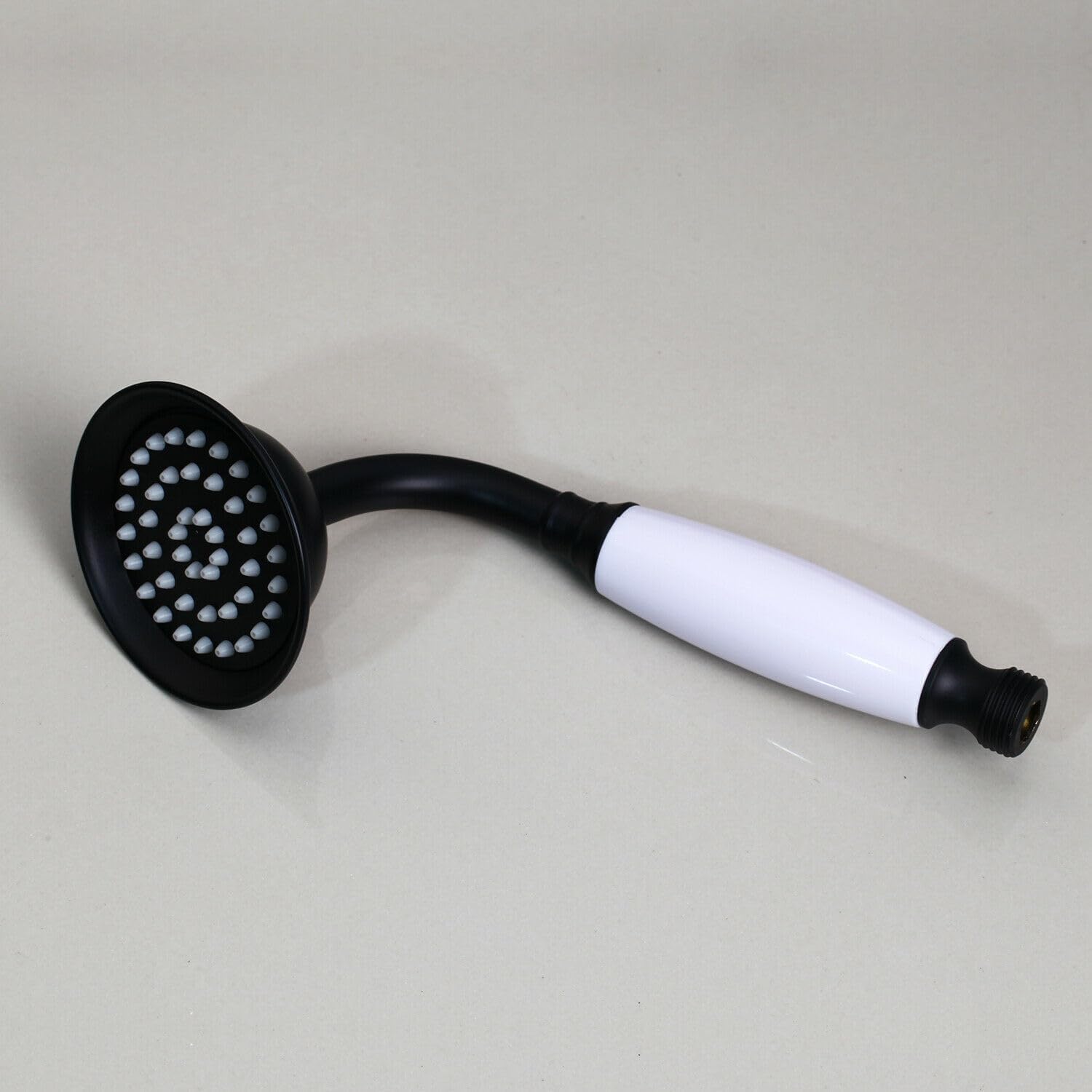 Douchette laiton antique noir rétro chic pour salle de bain design