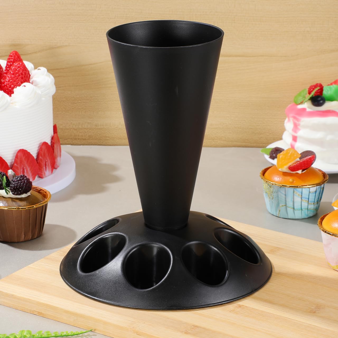 Hemobllo Supporto per sac à poche, in acciaio inox nero, con fessure per ugelli e design facile da riempire, per decorare torte senza disordine, per panettieri e professionisti della casa, 21,56 x 19