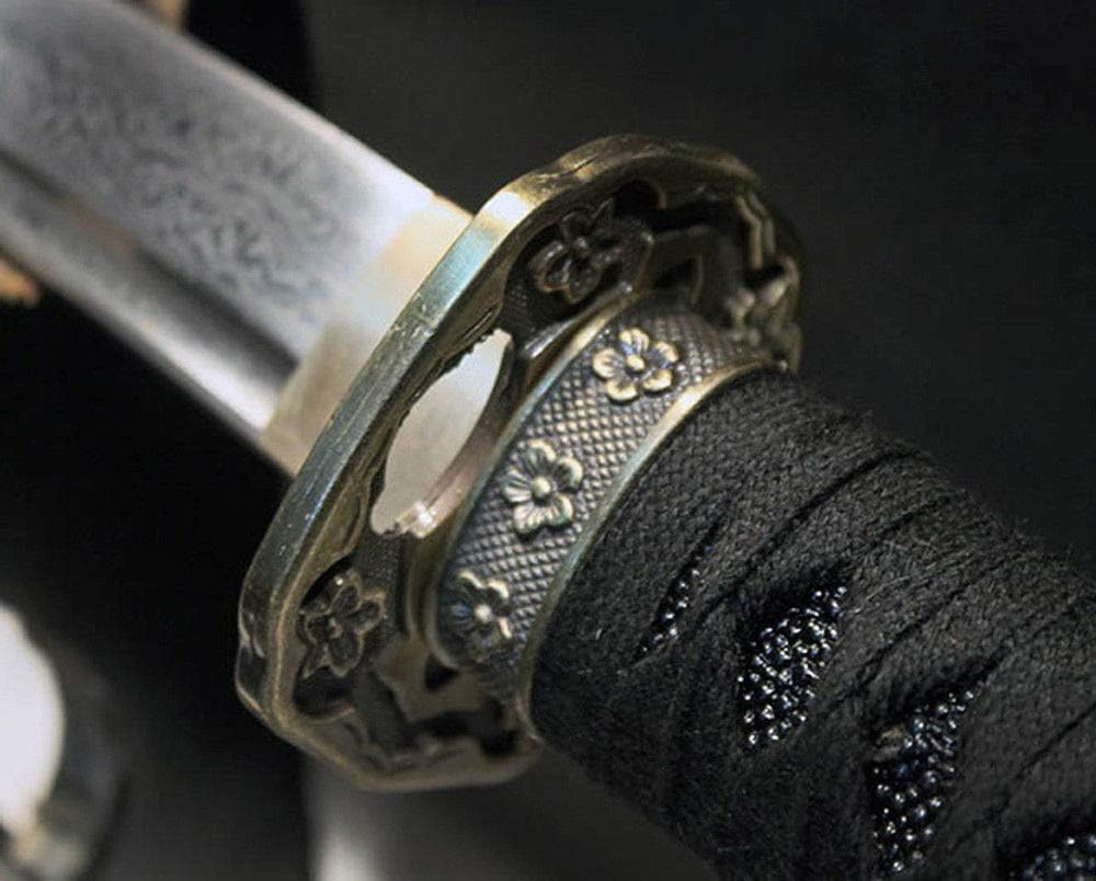 Traditional Handmade Japanese 98 Type Saber Officer's Knife Damascus Folded Steel Full Tang Samurai Katana Sword Black Tachi Sharp