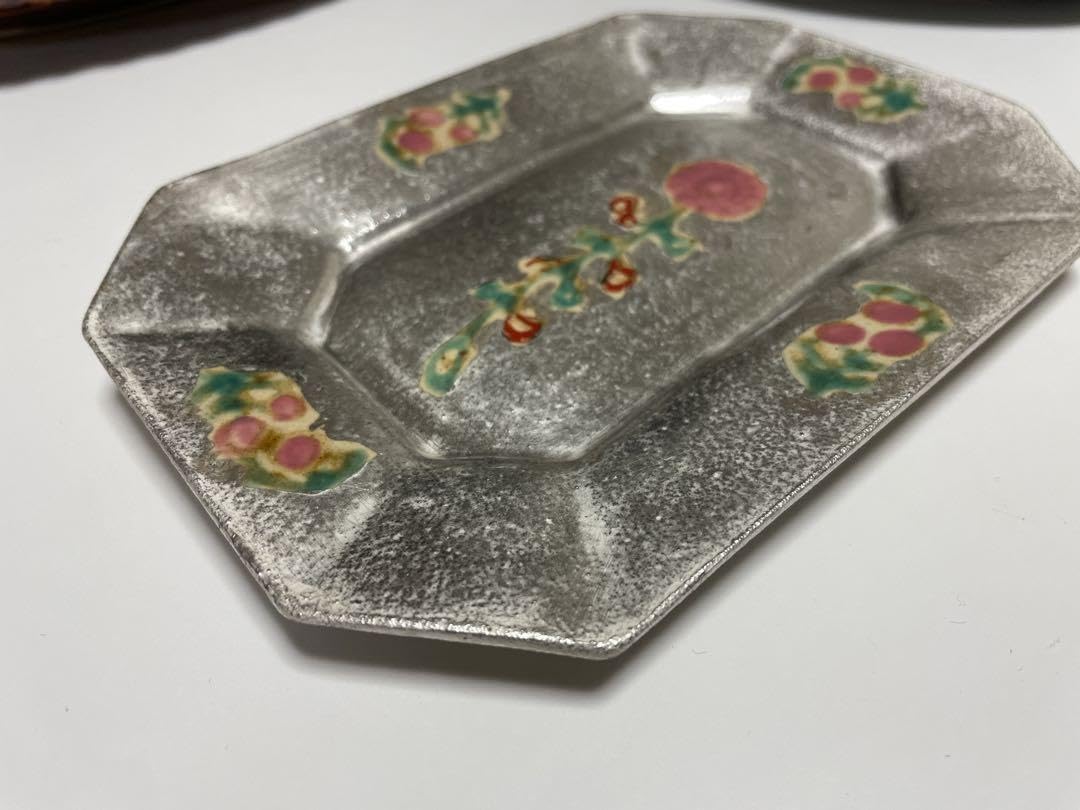 伊藤聡信　絵皿 Amazon.co.jp: 伊藤聡信 銀彩色絵皿 : ホーム＆キッチン