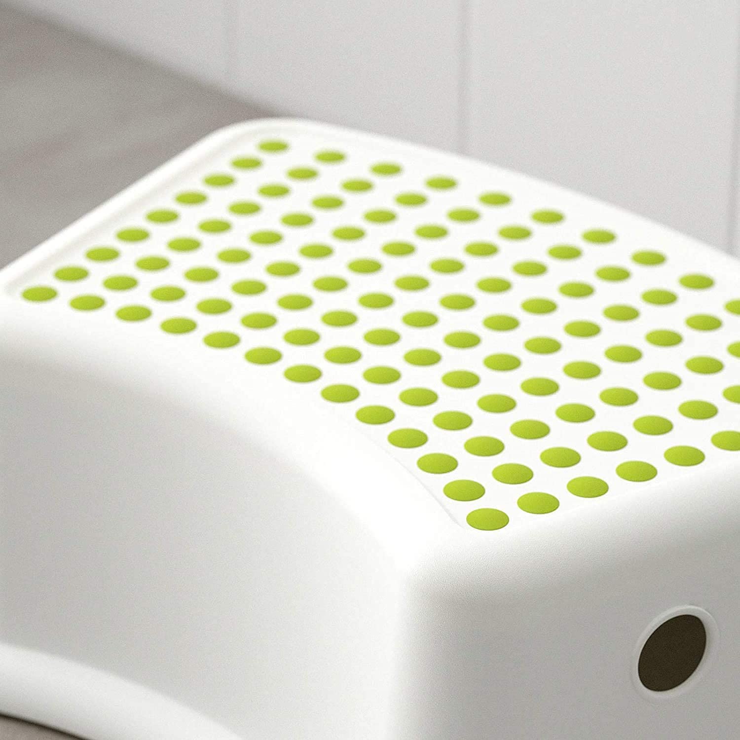 Homezone White Stepping Stool Children's Anti-Slip Plastic Step Stool For Kids Non Slip Toilet Potty Training Aid For Children Safe Strong Durable Childs Bathroom Kitchen Step Stool