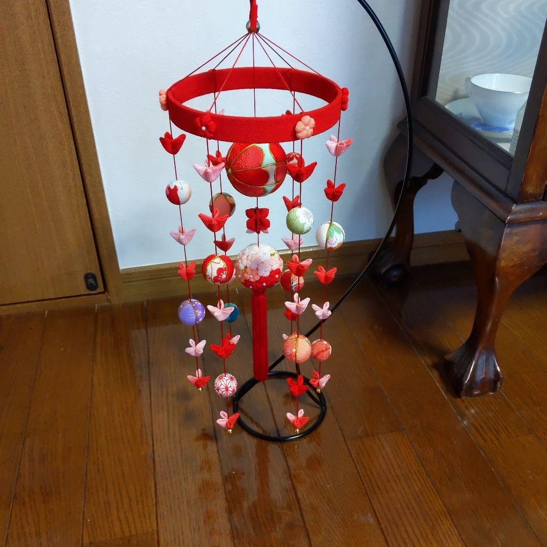 ちりめん細工 お花とまりの下げ飾り(赤) ぶうちゃん様専用 つまみ細工