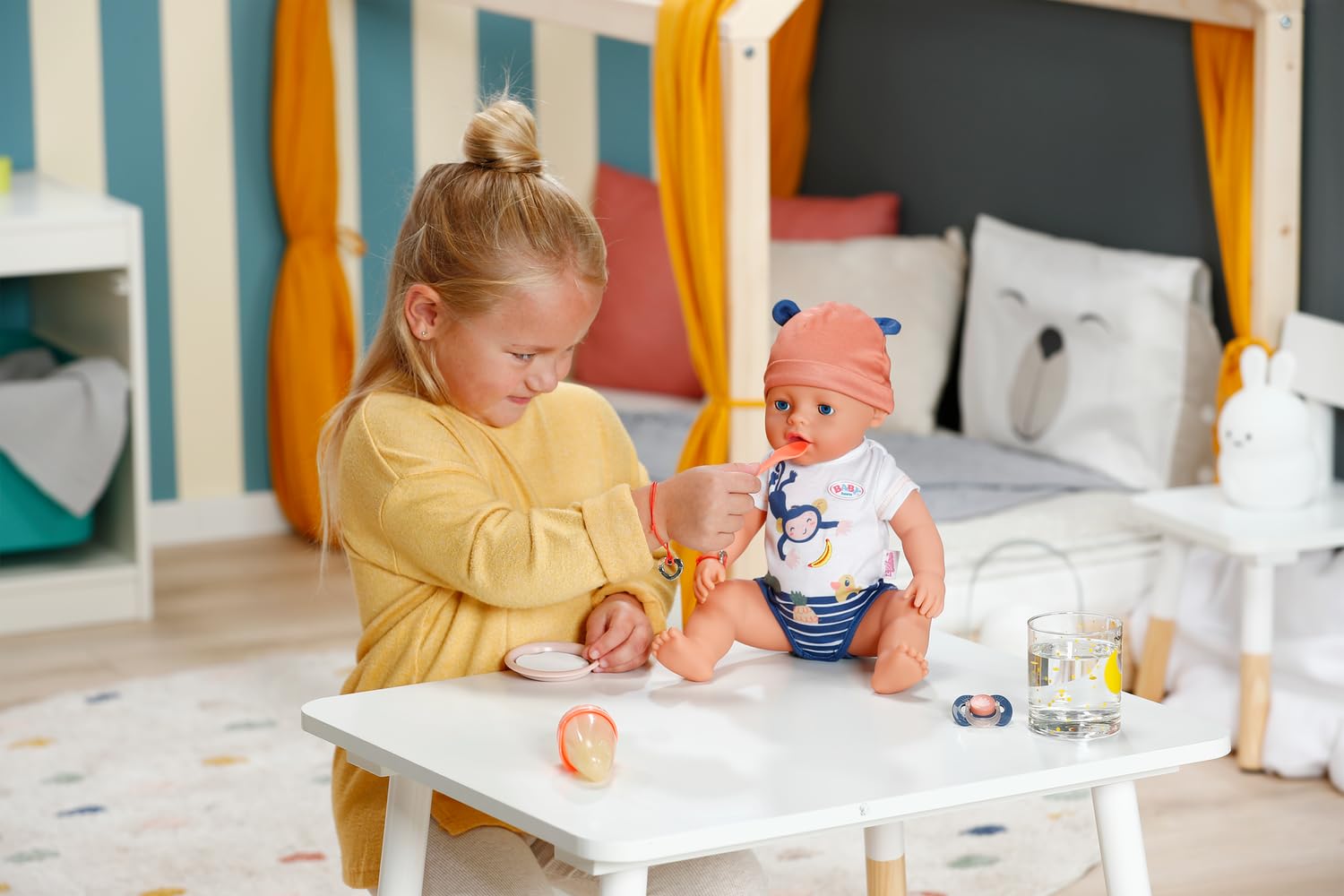 BABY Born Emma lalka w stylu dżungli – 43 cm duża lalka niemowlęca – 10 funkcji w zestawie akcesoria i śpioszki w kolorach unisex – działa bez baterii – nadaje się dla dzieci od 3 lat