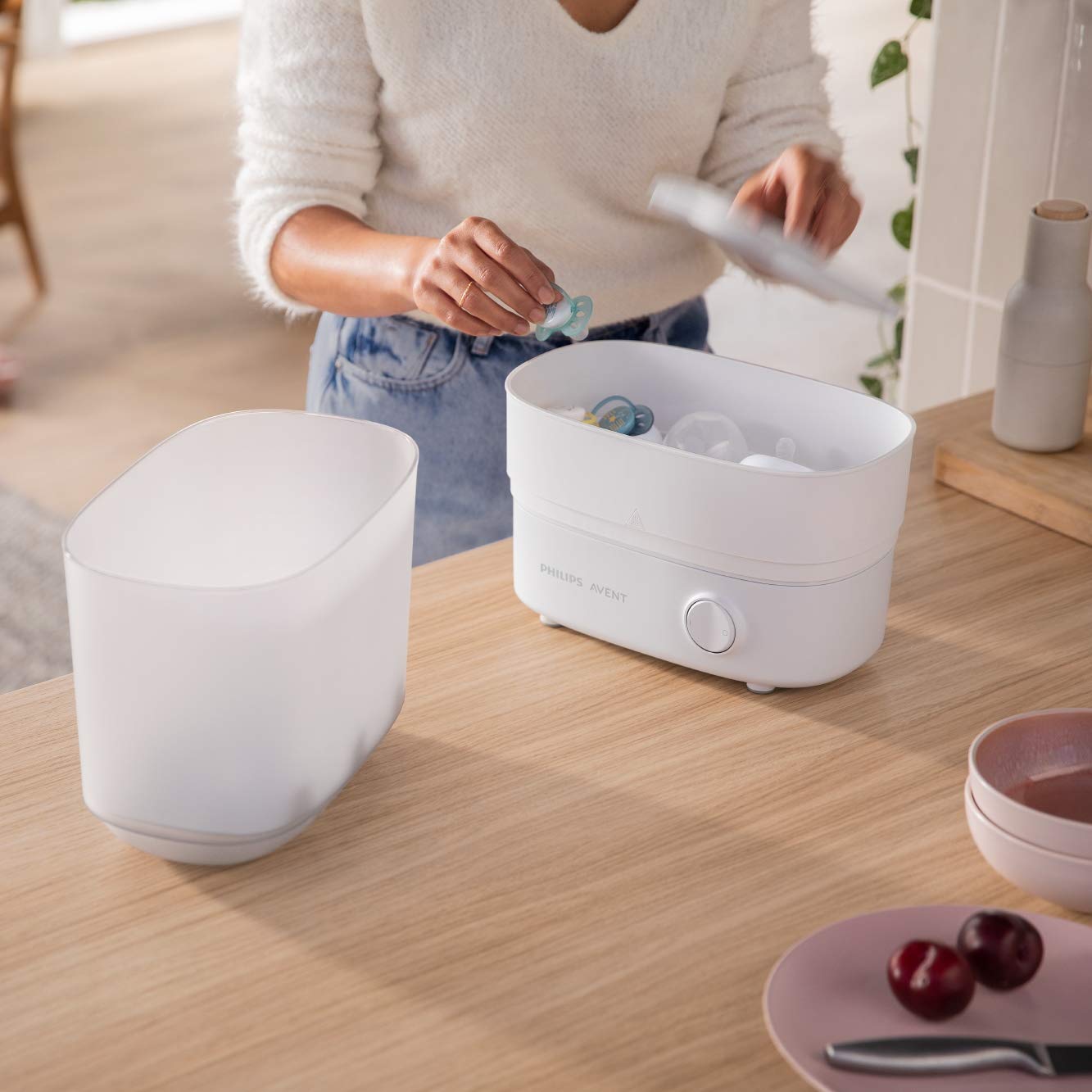 Philips Avent SCF291/00 Sterilisator für bis zu 6 Babyflaschen, Sauger und Zubehör, Vaporisator Baby mit modularem Design, weiß & SCF149/00 Trockenständer, weiß/blau