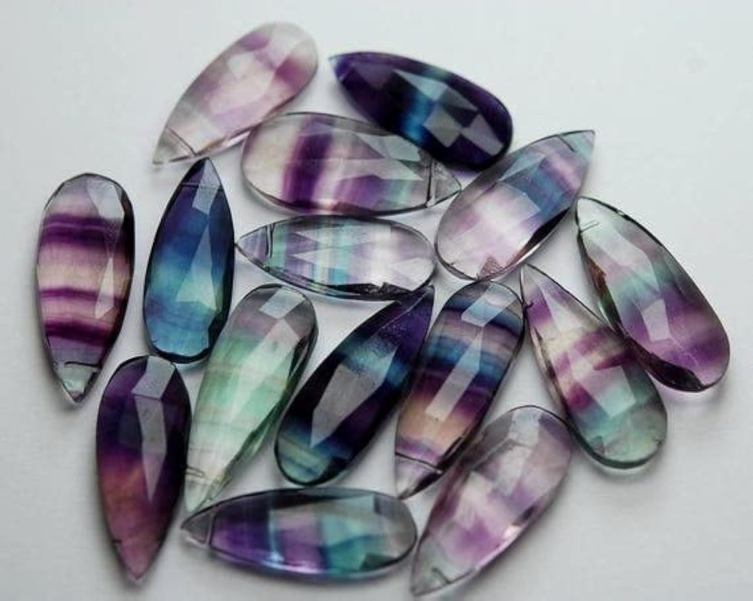 Fluorite naturelle multicolore : perles poire 22-25mm pour sublimer vos bijoux ternes