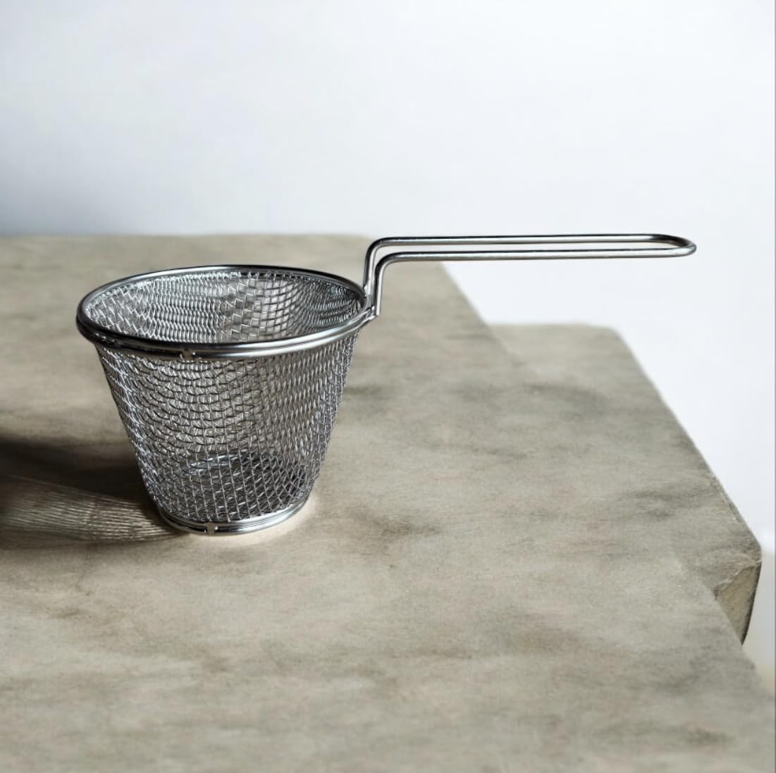 Stainless Steel Deep Frying Pot with Basket & Long Handle Small Oil Fryer Pan for French Fries, Fish, Shrimp, Chicken Wings, Pasta, Butter,Sauces Silver Cookware for home,Hotel,cloud kitchen-image-4
