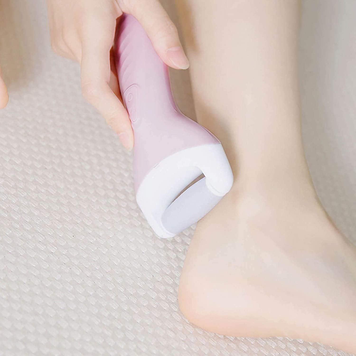 Removedor de callos de pie eléctrico, herramientas electrónicas de pie pedicure para hombres para hombres, 2 cabezas de molienda para muertos, piel seca agrietada, protección automática de la ind