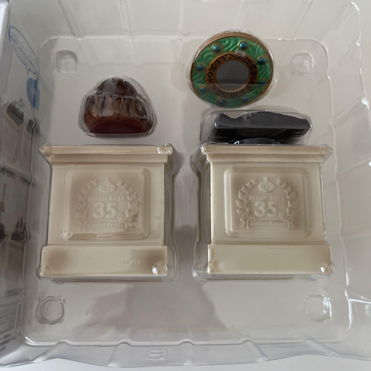 ドラクエ　ふくびき所だいじなものフィギュアセット Amazon.co.jp: DQ ふくびき所スペシャル 35周年 G賞 だいじな