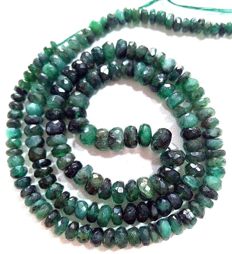 Émeraude naturelle de 5mm perles précieuses taillées pour joaillerie et colliers fins