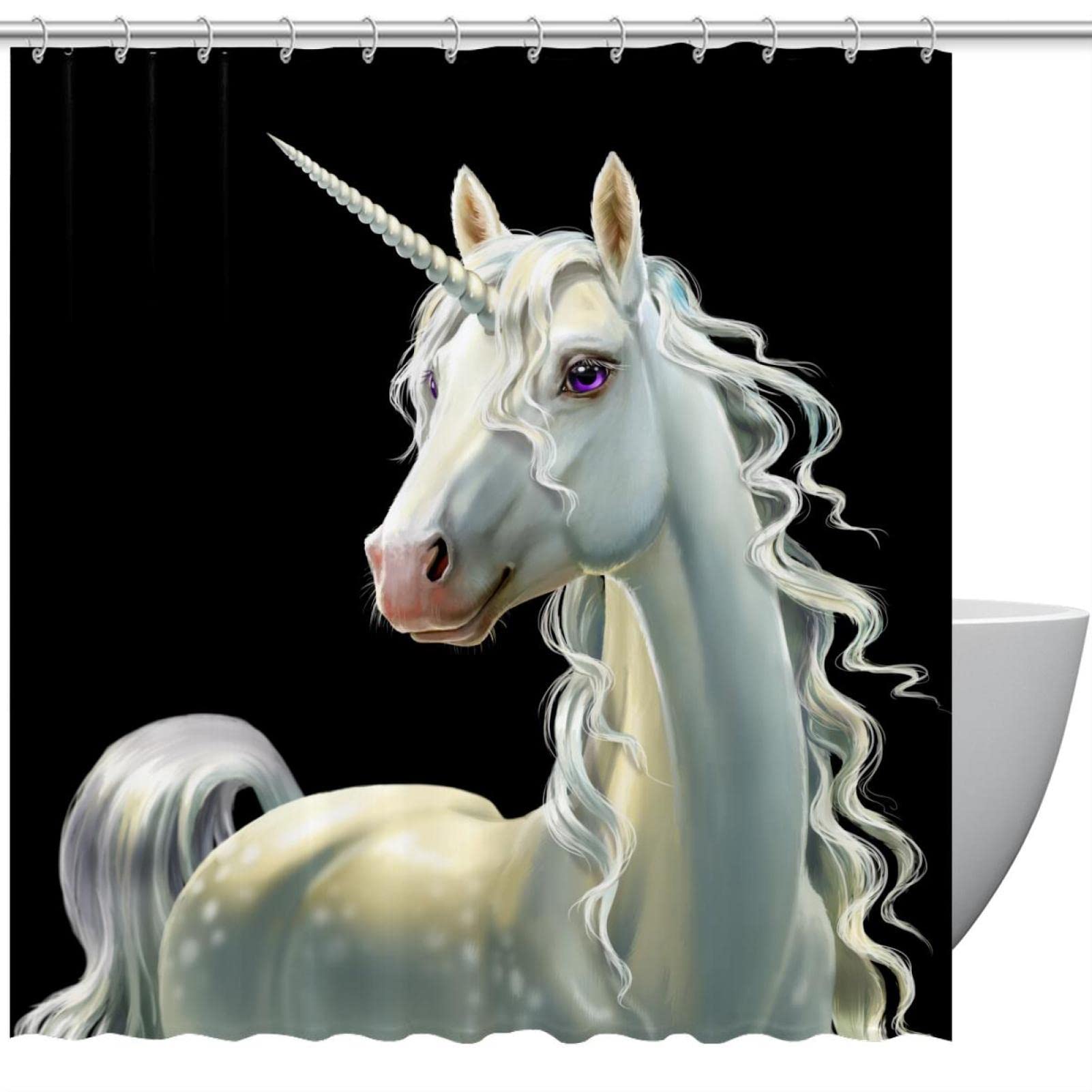 Rideau de douche licorne fond noir évitant les éclaboussures dans la salle de bain