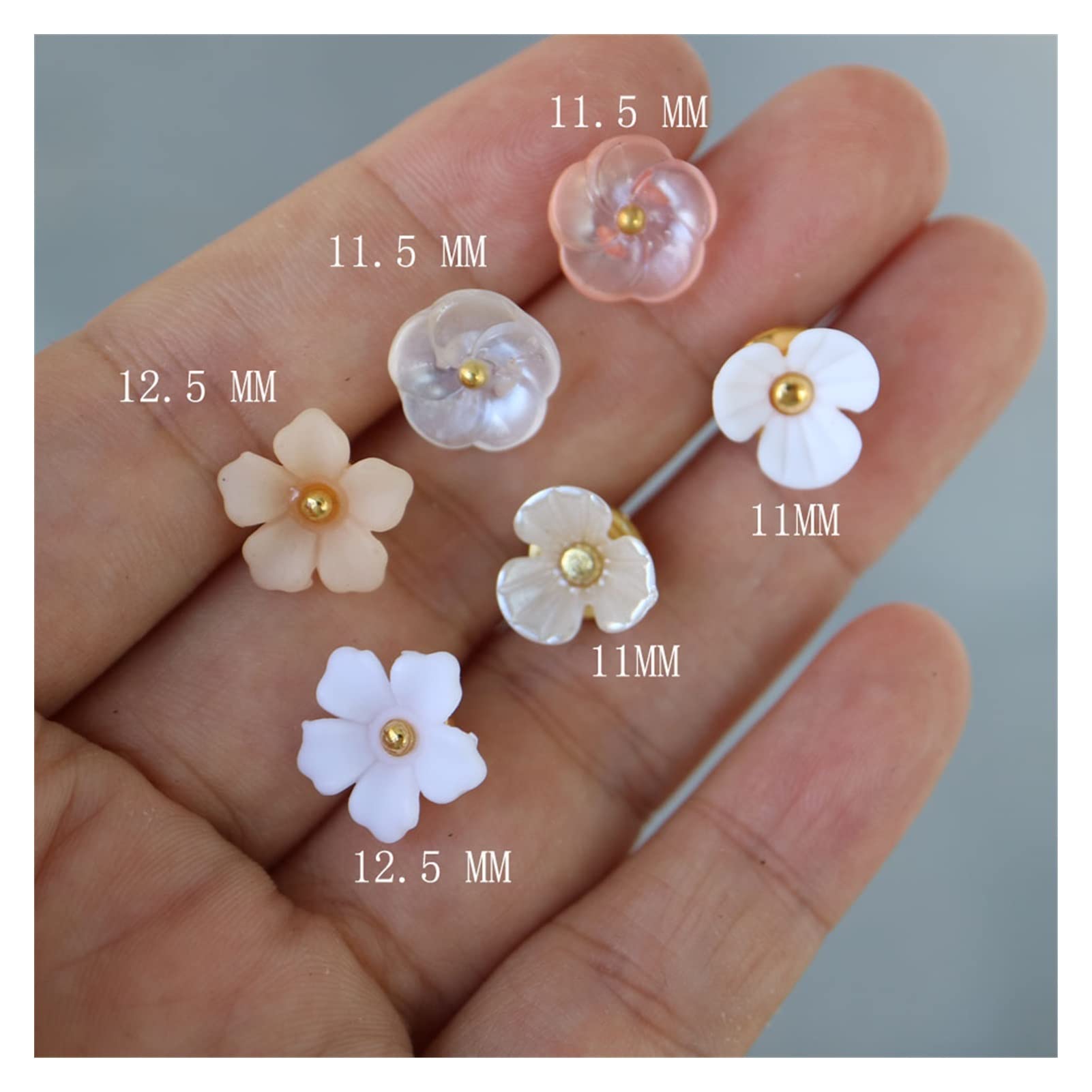 Télécharger Ornement en forme de cœur doré avec des motifs floraux PNGs