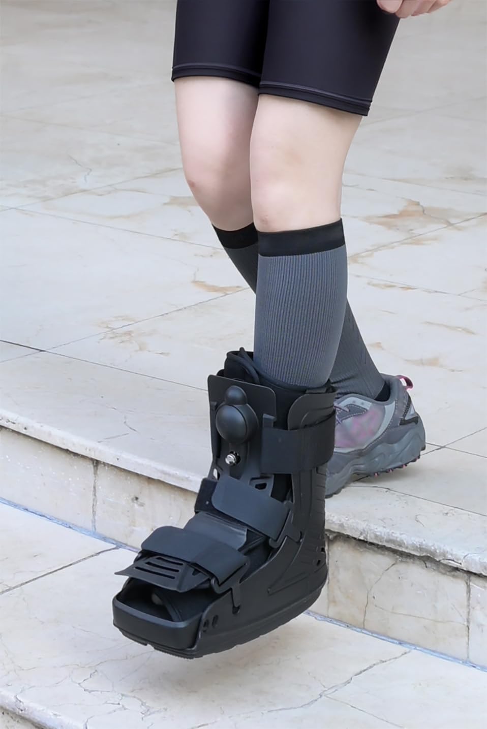 Air Cam Walker Boot, Short Inflatable Walking Boot Medical Recovery Orthopaedic Boots for Sprained Ankle, Broken Foot and Achilles Tendonitis (Large)