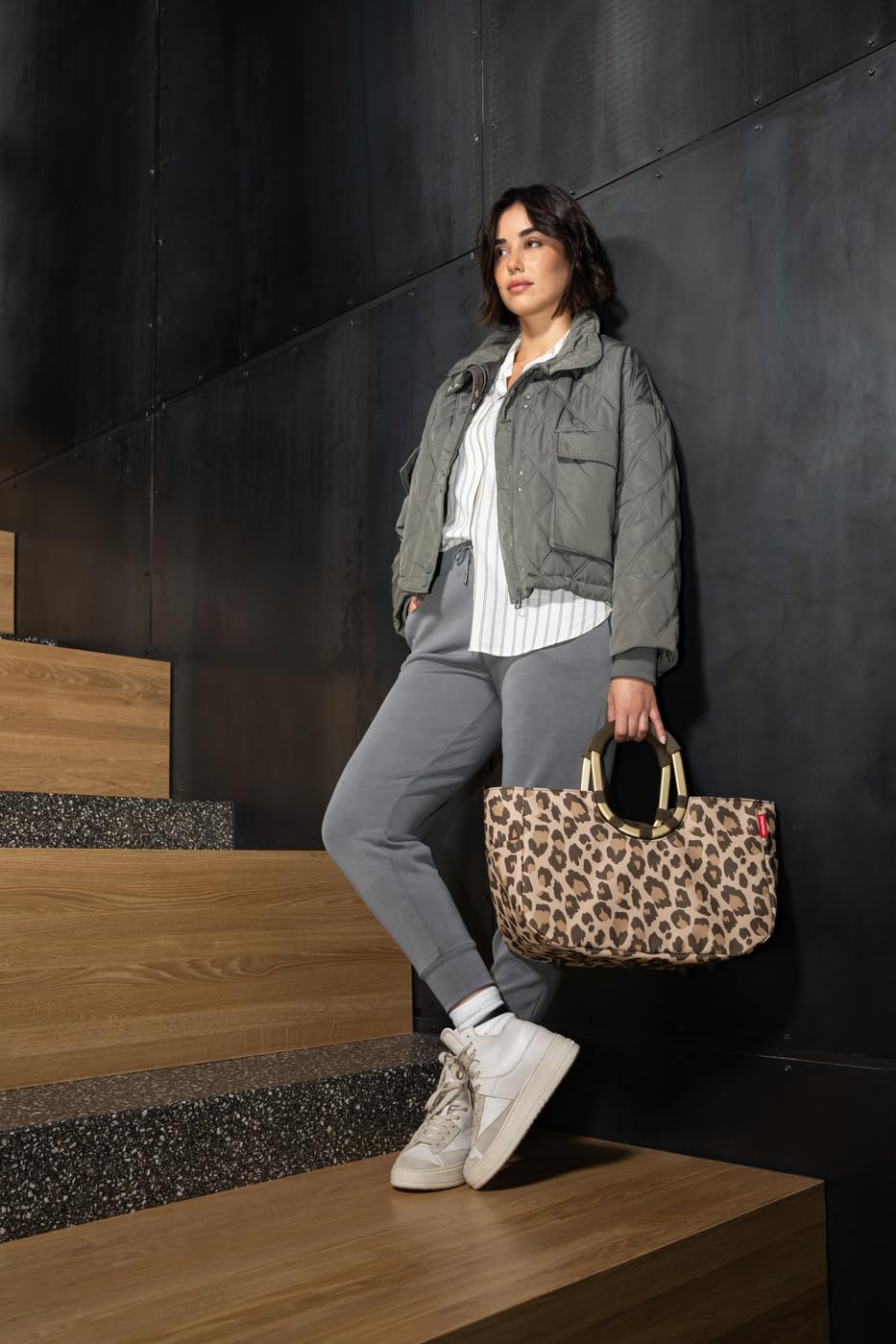 reisenthel loopshopper M – Stabile Tasche mit praktischen Fächern aus recycelten PET-Flaschen – Eleganz beim Einkaufen, viel Funktion inklusive!