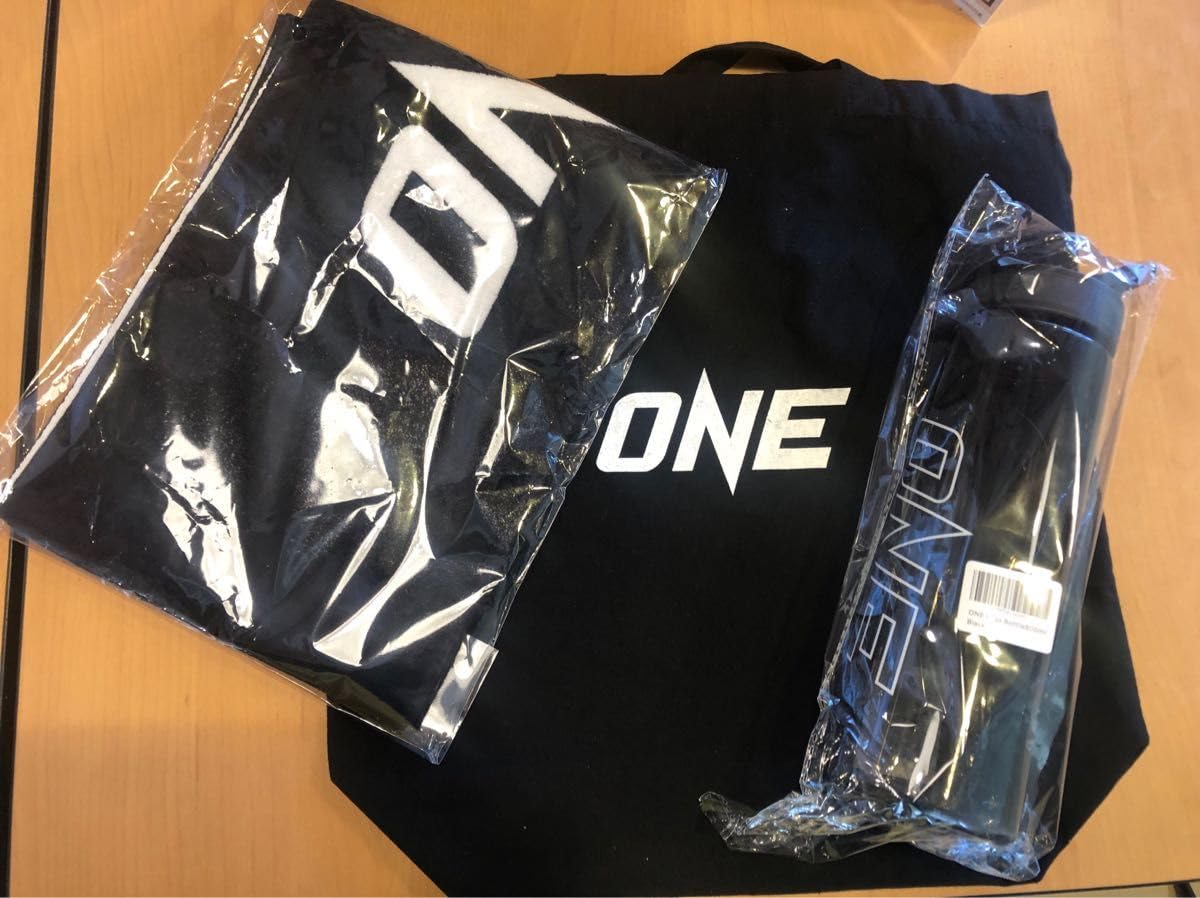 ONE 165 武尊VSスーパーレックVIP席限定グッズ Amazon.co.jp: 武尊vsスーパーレック ONE165 VIP限定 3点セット