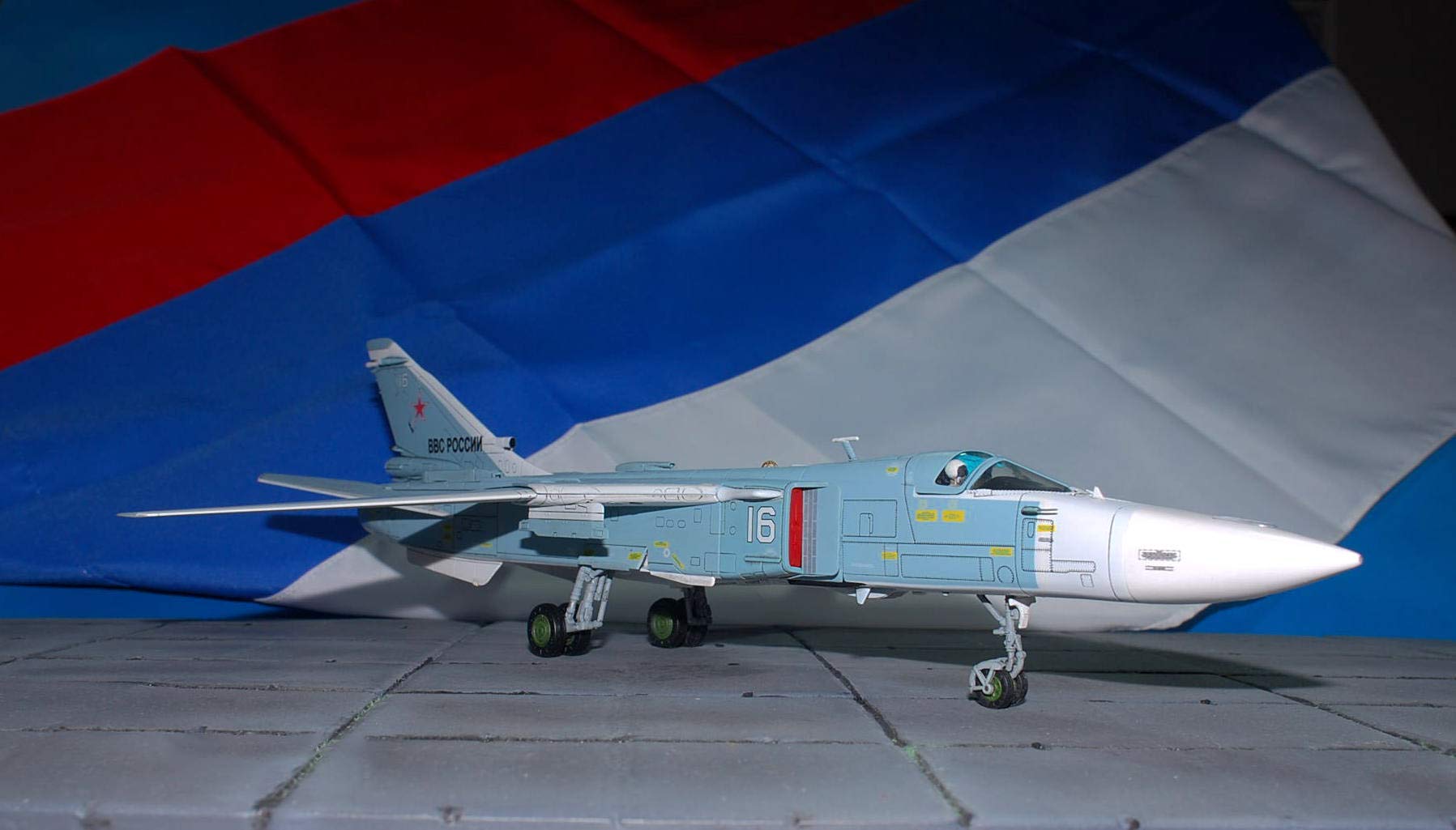 Amazon.co.jp: Calibre Wings 1/72 完成品 ソ連 Russian Air Force SU