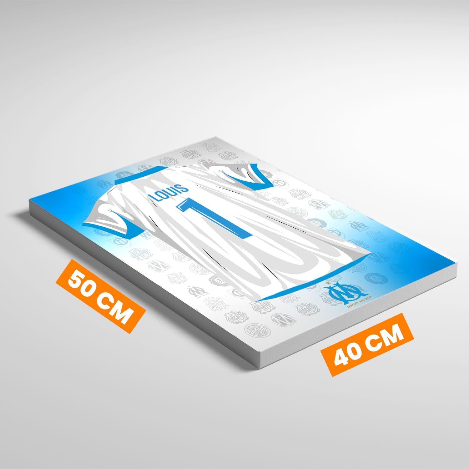 Toile Personnalisable Maillot Olympique de Marseille – 50x40 cm | Prénom & Numéro | Produit Sous Licence Officielle OM | Cadeau Supporter Foot – Décoration Murale “Droit au But” | Fabriqué en France