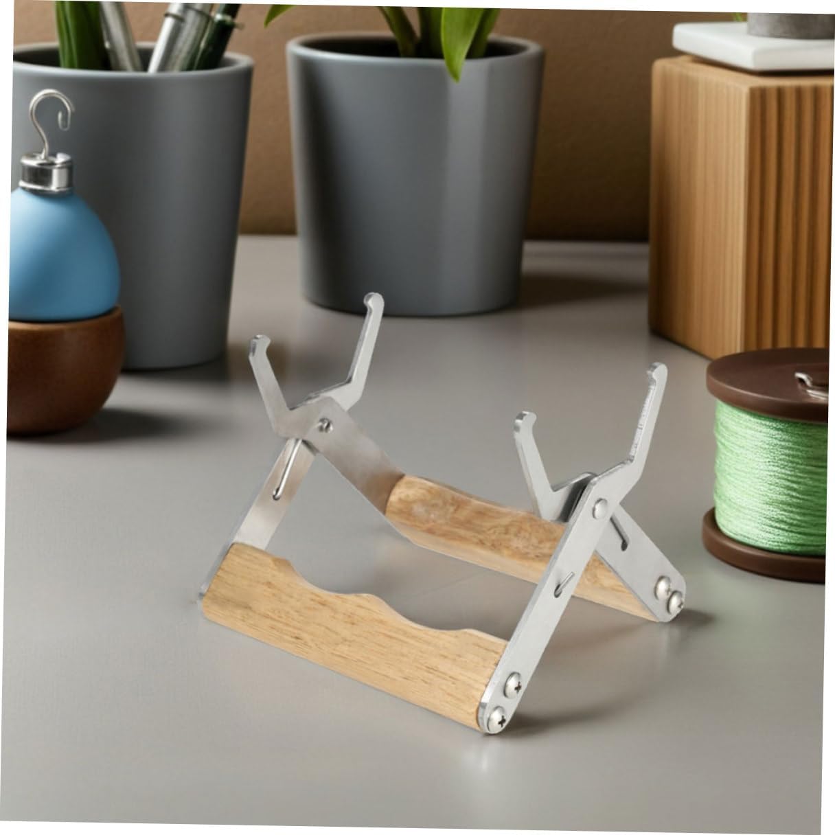 Sewroro 4pcs Stainless Steel Beehive Frame Gripper Tool with Wood Handle for Beekeeping Harvesting Equipment, Hive Frame Lifter Clamp for Professional and Beginner Beekeepers