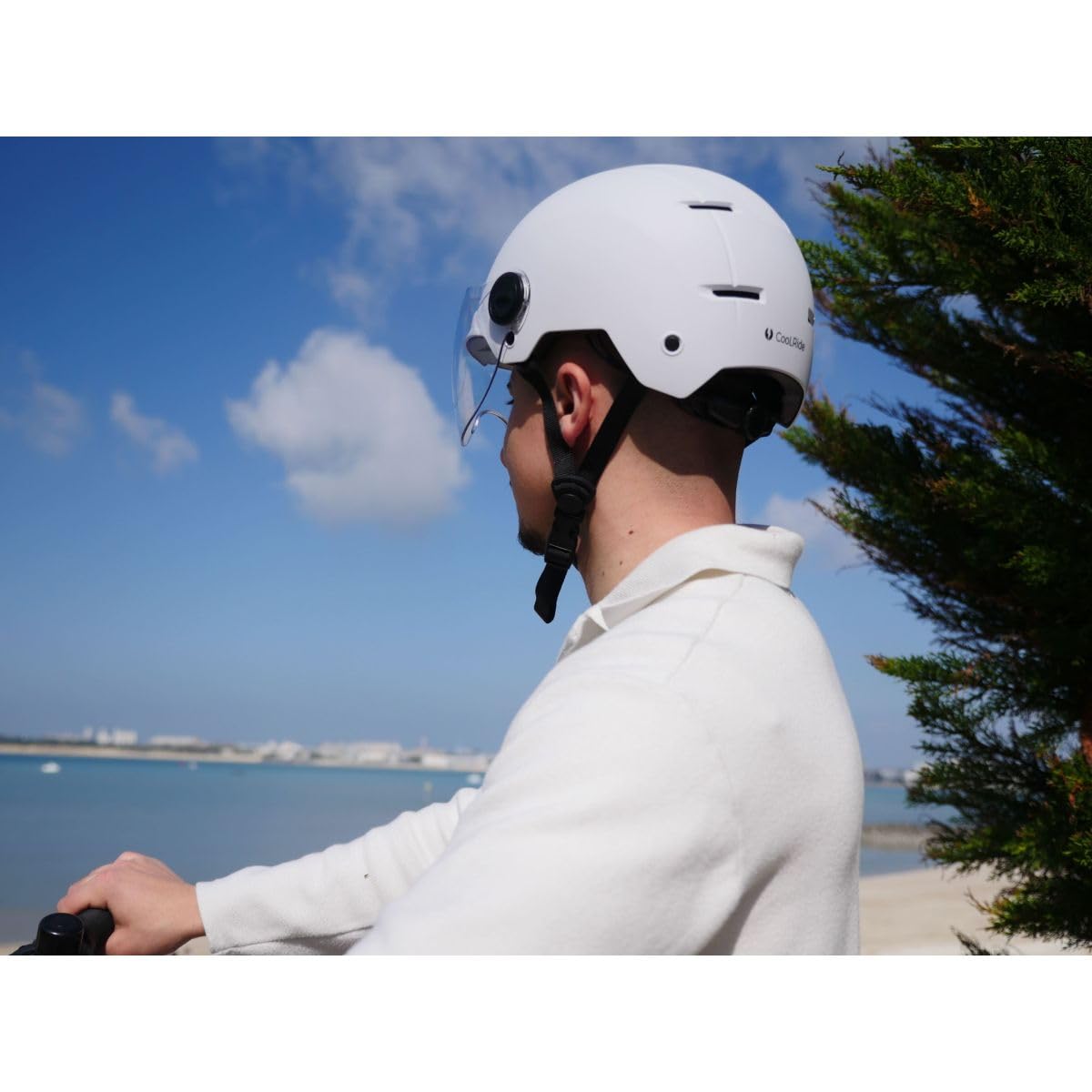 CoolRide - Casco urbano de moda con visera ajustable y headlock de 55-58 cm, color blanco, 6 ventilaciones, carcasa ABS resistente, certificado CE en 1078, confort óptimo, para bicicleta, patinete