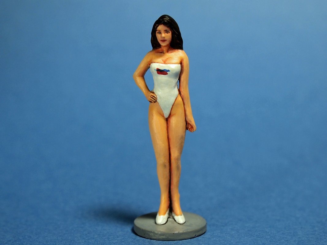 Aurora Model 1/43 Paddock Girls 80s - Kit de figuras sin pintar RC01