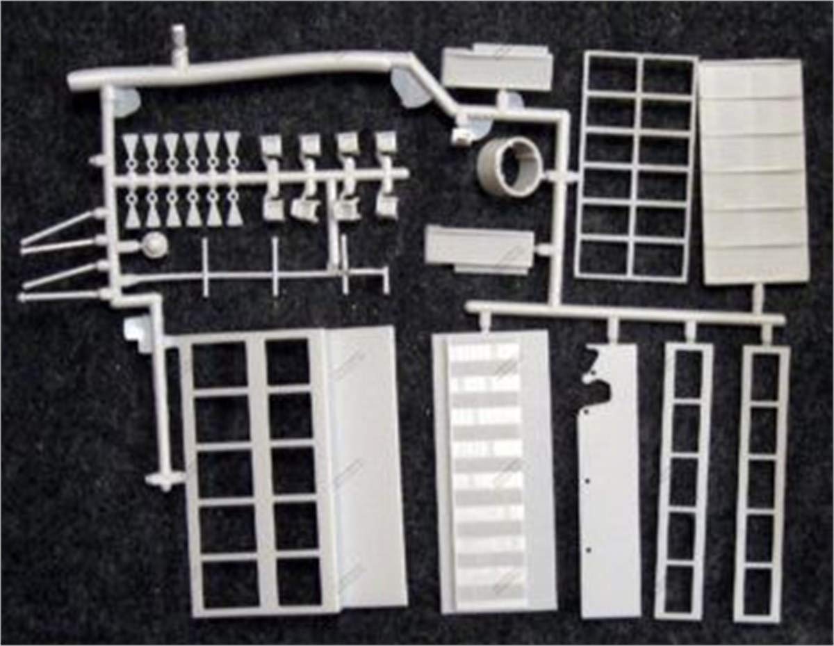 Amazon.co.jp: Space 1999 Alpha Moonbase モデルキット : おもちゃ