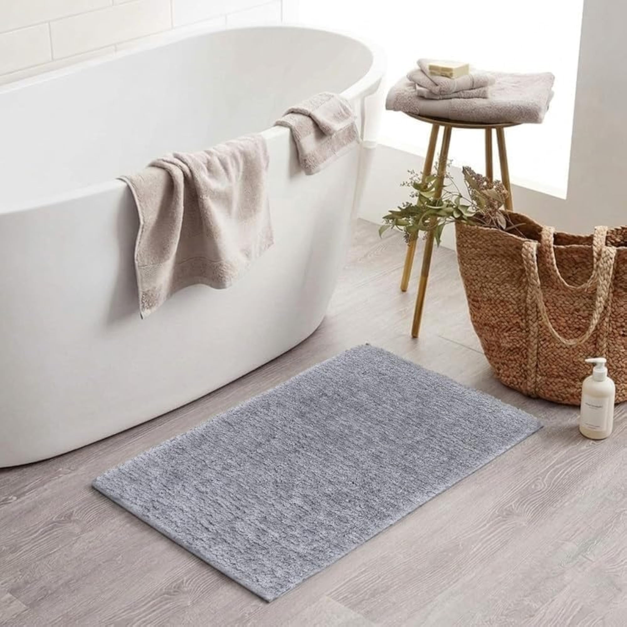 Grey Microfiber Bath Mat, Comfortable Absorbent Floor Rug