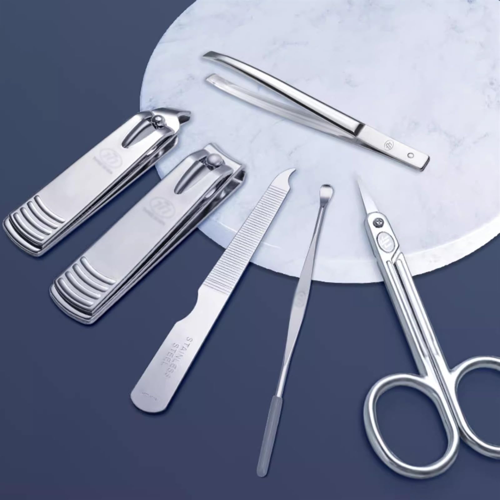 Zestaw do manicure, 6-częściowy zestaw do manicure podróżnego, zestaw obcinaczy do paznokci ze stali nierdzewnej, zestaw do manicure i pedicure, osobiste narzędzia do pielęgnacji paznokci z brązowym
