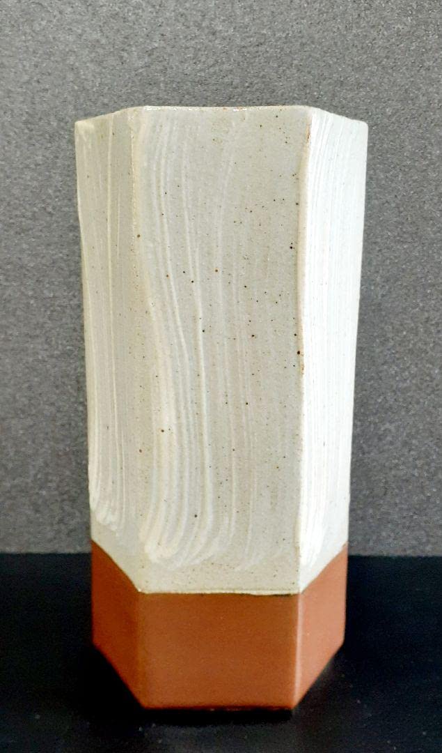 人間国宝　濱田庄司愛弟子】益子焼【明石庄作】造　赤絵刷毛目　六角形　花入れ　共箱 人間国宝 濱田庄司愛弟子】益子焼【明石庄作】造 赤絵刷毛目 六