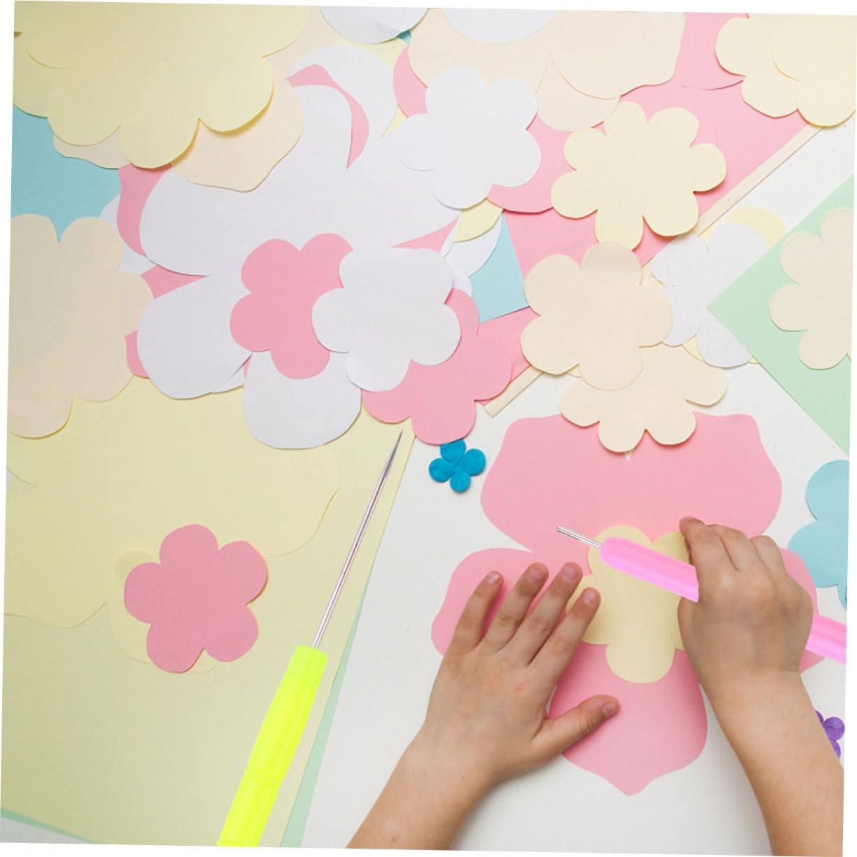 BEBEMOKO 2sets Quilling Tools Set Craft Paper Tools Quilling Slotted Paper Curling Kit Needle Pen 6pcs*2 Random Color