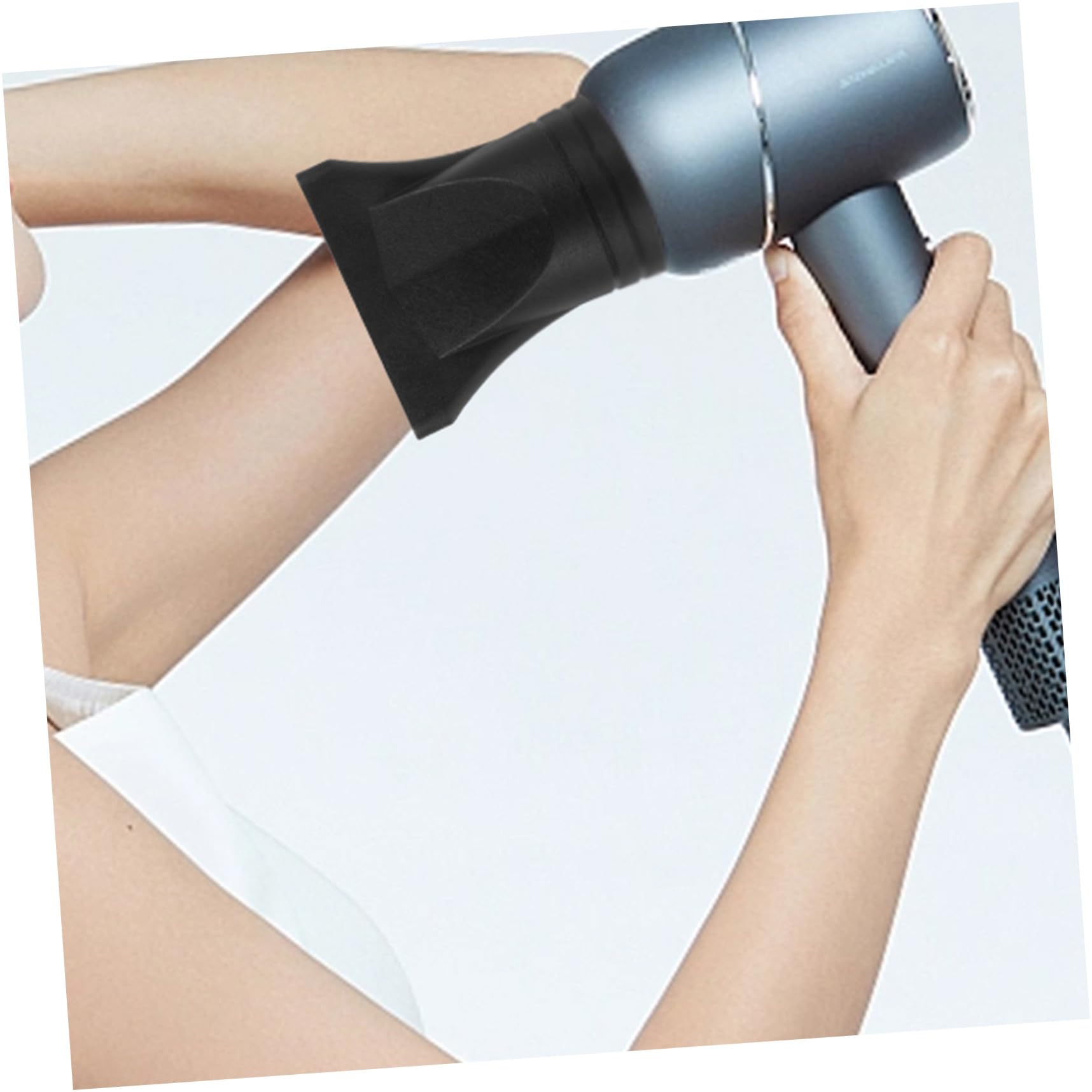 Accessori per Asciugacapelli 4 Pezzi Beccucci Concentratori Neri in Plastica per Ugelli da 4-4,8 Cm Migliorano Prestazioni e Flusso D'aria