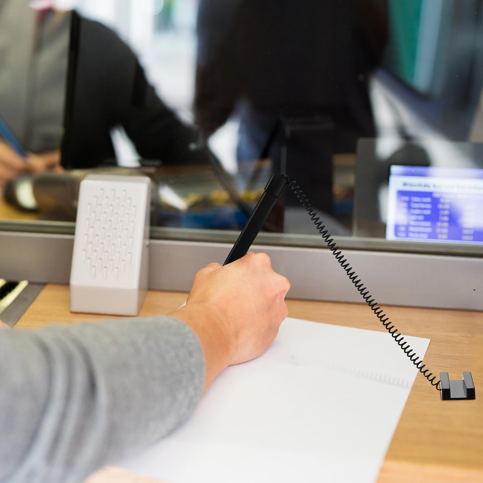 Zonon Lot de 48 stylos de comptoir sécurisés avec chaîne de stylo adhésive, encre noire, base adhésive et bobine en plastique pour la maison, la banque, le bureau, les hôtels