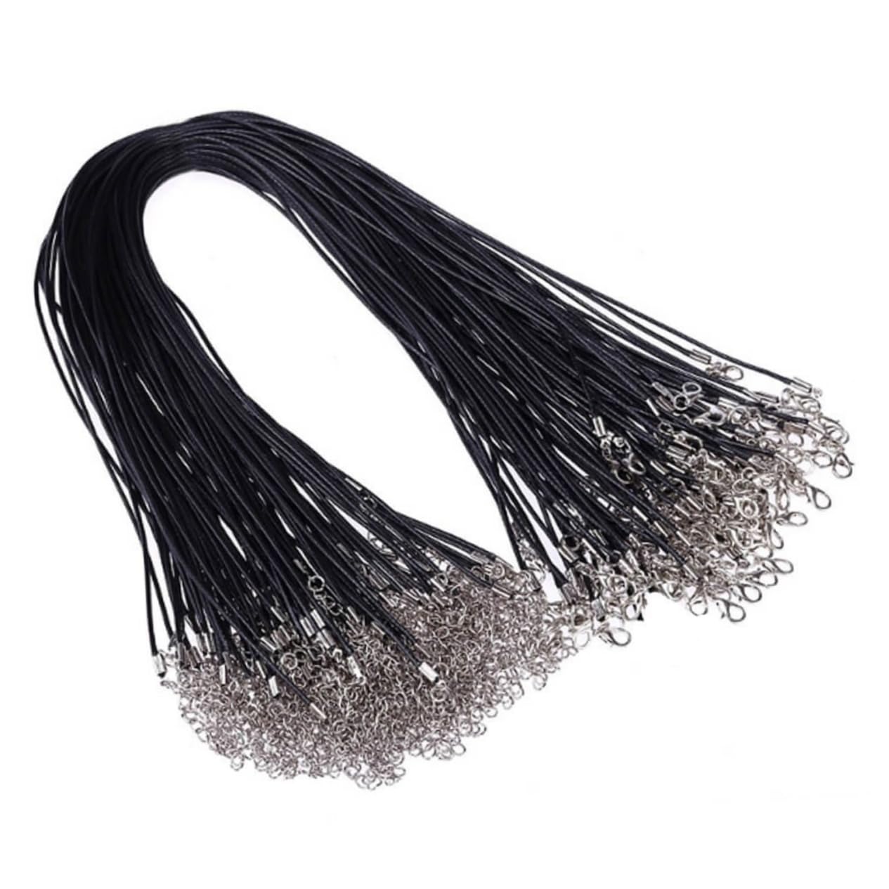 Cordones encerados negros para diseñar collares únicos en tus tardes de manualidades