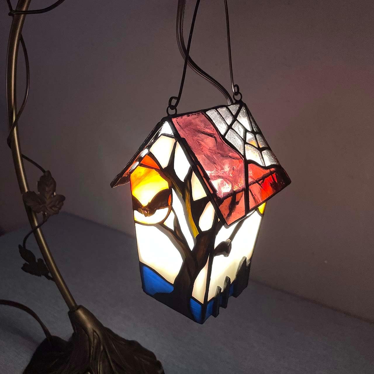 Bieye L10938 Spooky Graveyard Tiffany Style Stained Glass Birdhouse Table Lamp for Halloween Decor (21-inch High, Bat Nest)