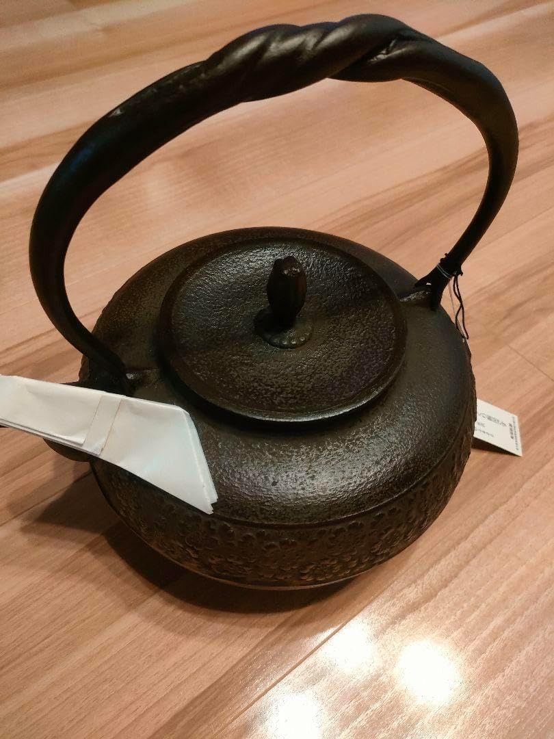 盛榮堂 盛栄堂 OIGEN 鉄瓶 南部鉄 スズミ桜（大） 南部鉄器 鉄瓶 別製