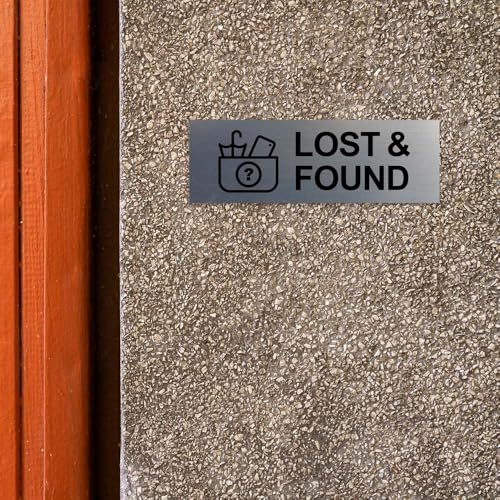 Panneau de base perdu et trouvé pour orienter les visiteurs égarés - 5