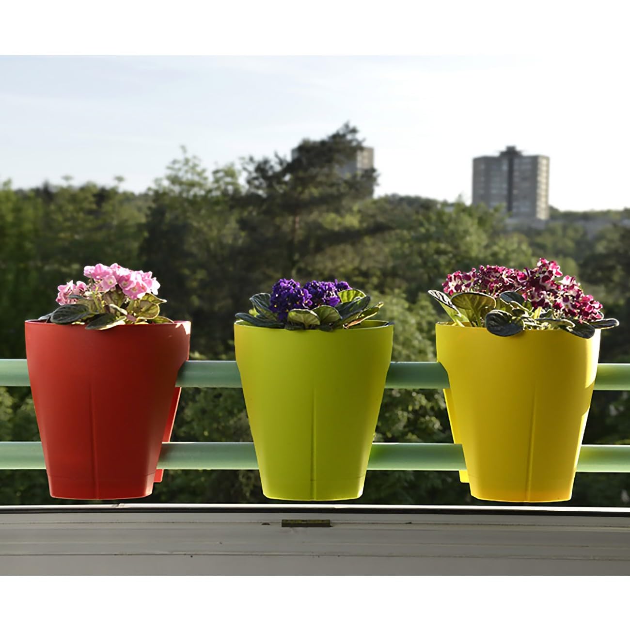 3 x Blumentopf für Balkon-Geländer, Farbe: Weiß, Blumenkasten, Balkonkiste, 9 Liter, Kunststoff, Außenbereich, B Ø 29 x H 30 cm