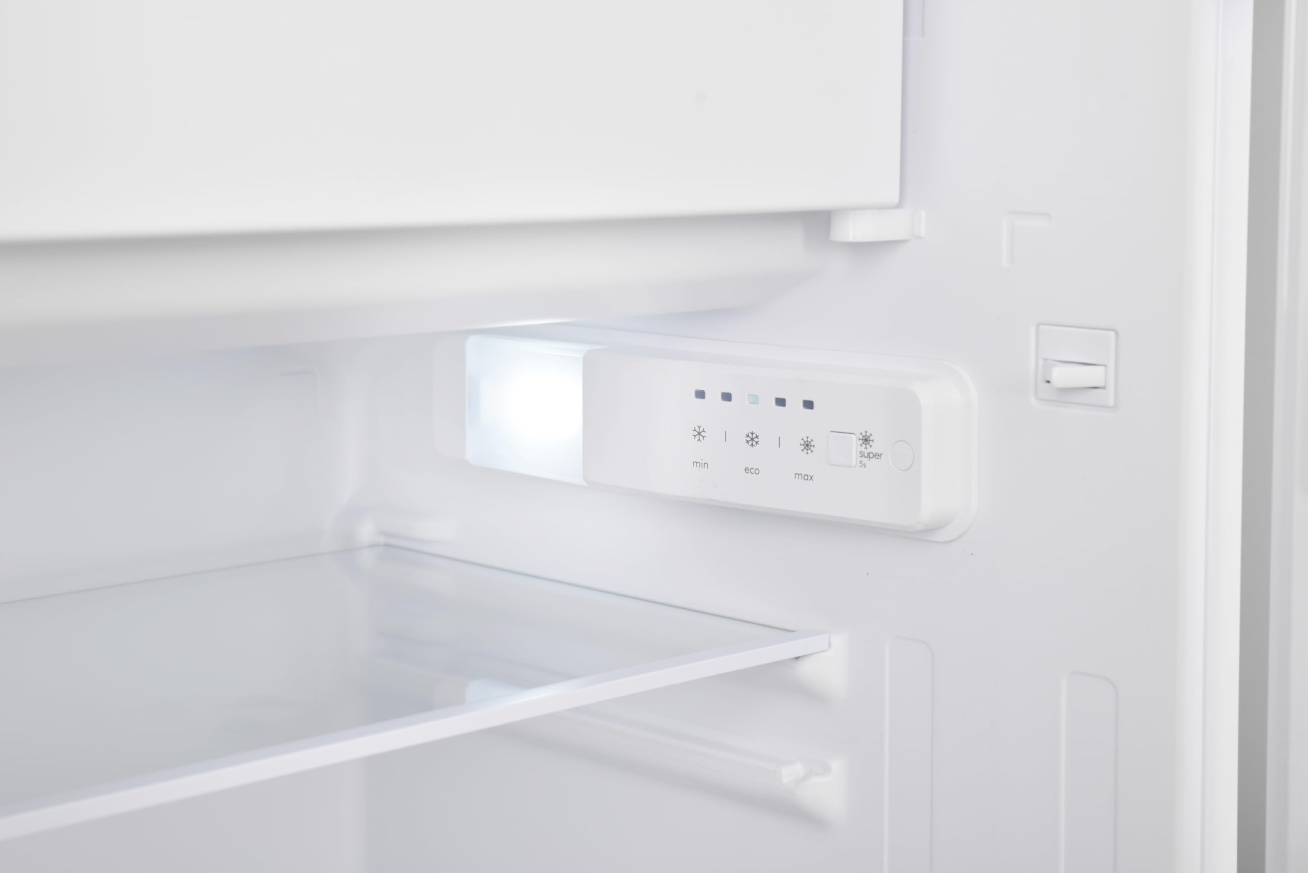 respekta Einbaukühlschrank mit 4 Sterne Gefrierfach 122 cm/178 L Nutzinhalt/Wechselbarer Türanschlag/Automatische Abschaltung des Kühlteils/Schnellgefrierfunktion / KS122.4-10/Max. 38 dB/in weiß