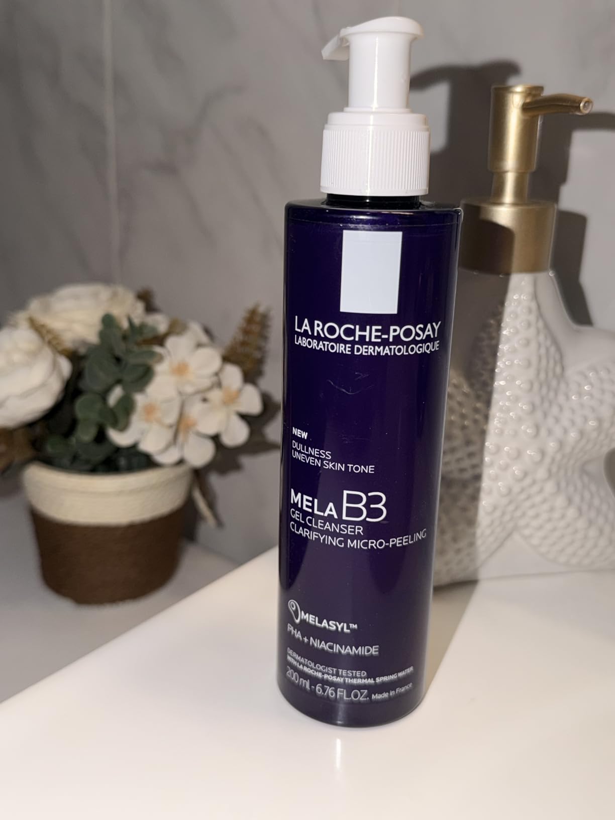 La Roche Posay La Roche-Posay Mela B3 Gel Cleanser, Formulated With Melasyl + Niacinamide + PHA, Anti Aging Face Wash For Discoloration, Dark Spots & Post Acne Marks, Dark Spot Corrector, Oil Free & Soap Free